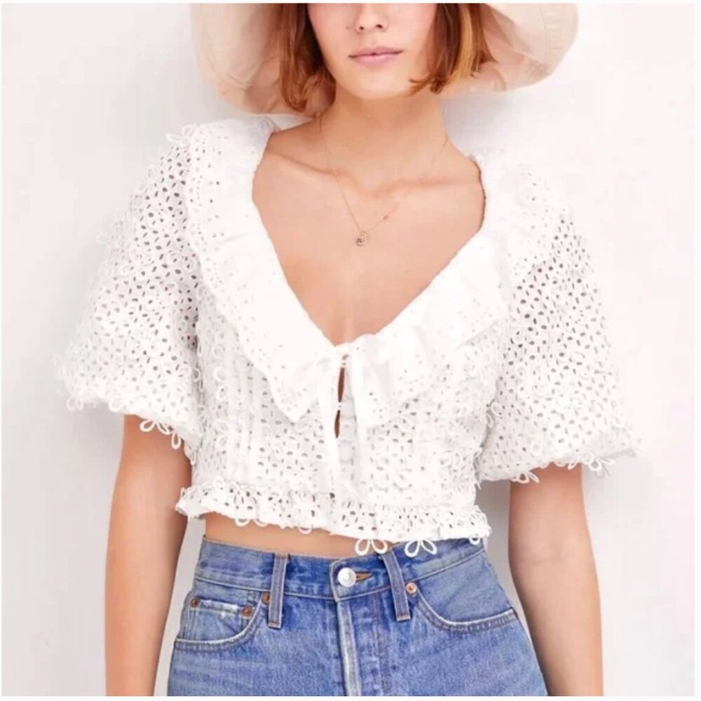 EUC For Love & Lemons Women's XS Cassie Crop Top White Floral Eyelet 3D